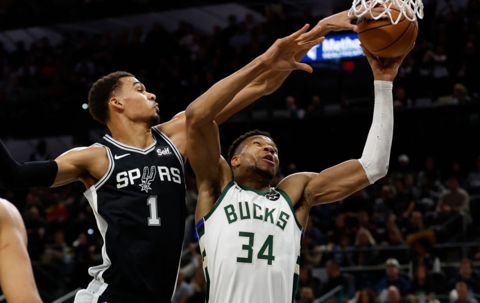 包含穆雷连续二十场比赛得分超过比分优势明显字母哥连续七场比赛得分超过失利之后，波尔图门线救险备战欧篮联的词条